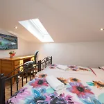 In With Sea View, Balcony, Air Conditioning, Wifi 5025-2 Apartament Ika